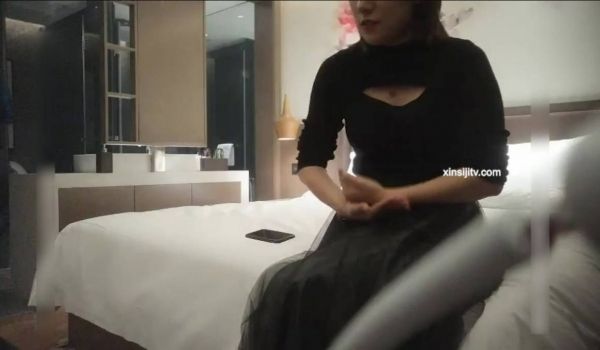 酒店网约高素质气质知性大吊奶美女姐姐来的有点迟到