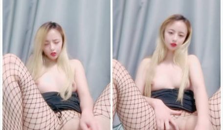 女神！金发颜值女神！近期下海，红唇美腿一线天粉穴