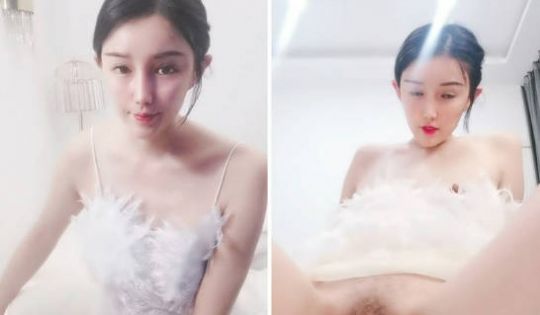 性感空姐镜头前的展示，全程露脸黑丝情趣无毛骚穴，