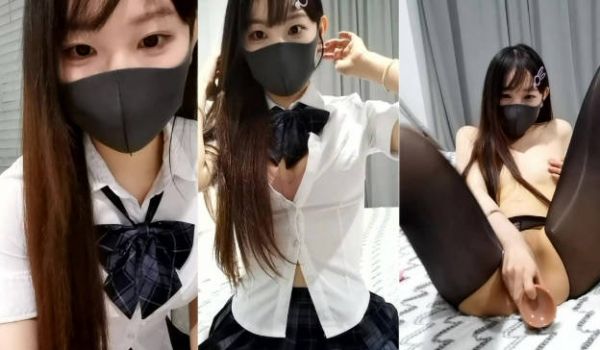 齐刘海高颜值大眼萌妹,情趣护士装诱惑,纤细小蛮腰