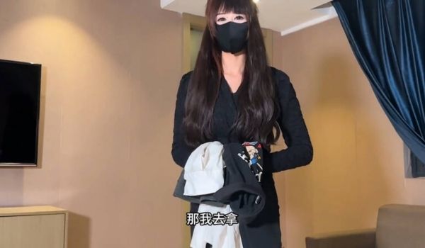 趁着大哥出差灌醉嫂子偷家，在反抗中嗔吟异常真实~