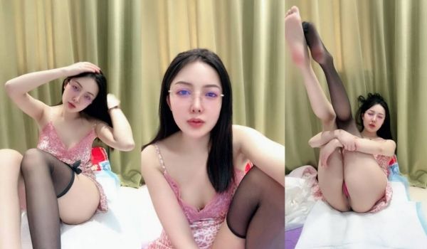 2025年4月新人，有身材，有曲线，爆乳完美，【