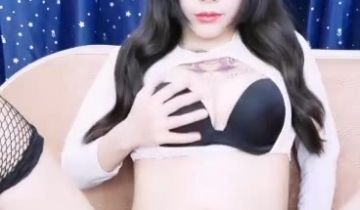 胸前纹身贴大奶妹子性感丁字裤高跟鞋滴蜡道具JJ骑