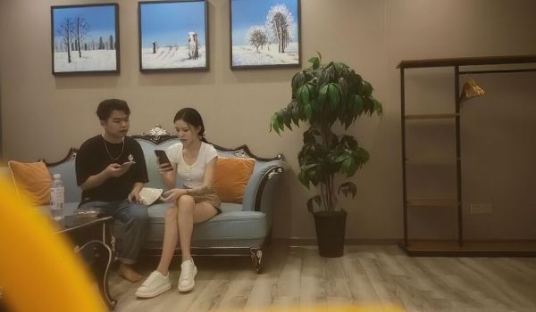 顶级高端外围场，苗条00后女神，清纯初恋脸，小仙