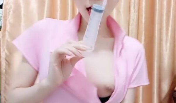极品眼镜御姐！舞蹈女神！护士长黑丝美腿，叉开双腿