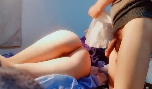SPA养生馆内，今日来了个白皙美乳翘臀小姐姐，白