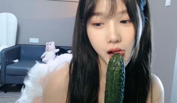 【强烈推荐❤️激情诱惑】 超级清纯，童颜巨乳，身