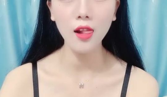 好美好纯好养眼~鲛儿~：漂亮的乳房，啊啊哥哥想要