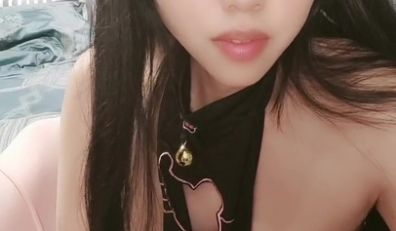 自拍可爱萌妹子女主播，被胖男大哥深喉口交怼嘴，6