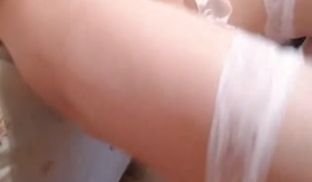 清纯小姐姐自慰私拍 刮了皮的黄瓜简直比大鸡巴还爽