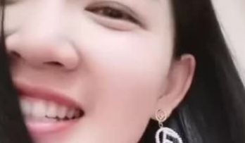 漂亮主播诱惑凌晨一多自慰大秀颜值不错身材也好