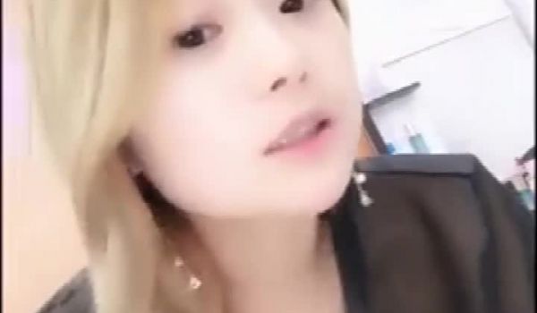 丝网友家中一起啪啪直播