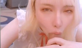 喜欢舔鸡巴的金发小姐姐