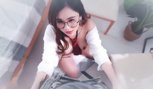 性感女神罗颖吃鸡画面~1