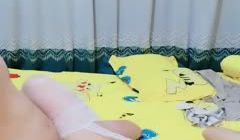 性感开档白丝白虎逼妹子