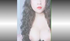 巨乳小姐姐自慰告诉你什么叫有容奶大
