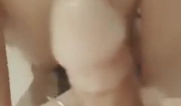 寂寞女孩的夜晚~把男友一起拉进来拍片~