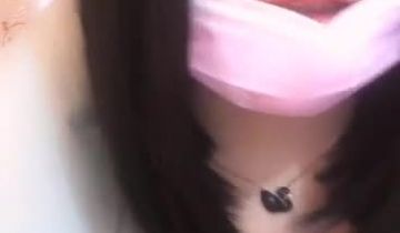 萌妹子沙发上按摩器自慰秀身材很有肉感声音好听