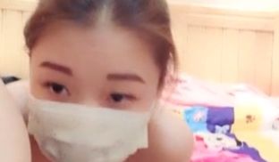 90后妹子镜头前现场直播激情4p大战轮流被操的直