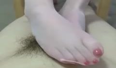 有菜-美人妻粉色丝袜cos小护士口爆+丝袜足交