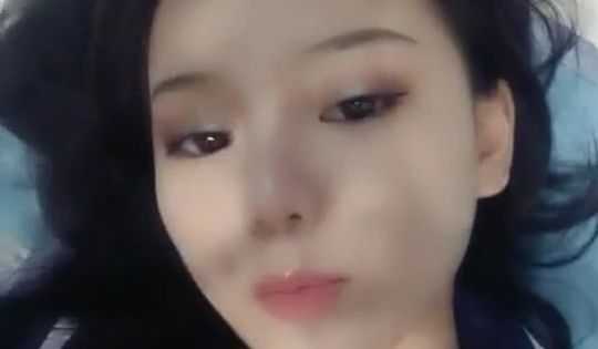 制服丁字裤颜值不错妹子自慰秀