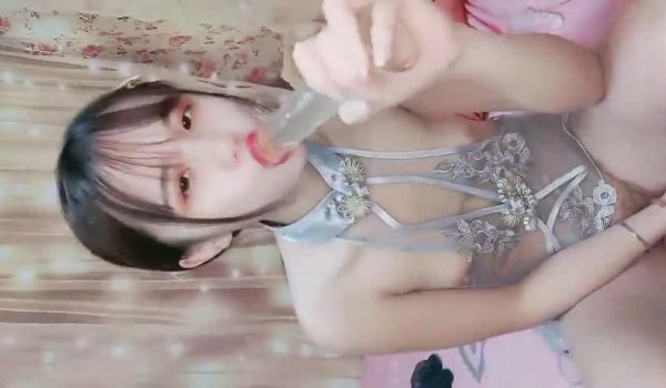 白丝性感小野猫跳骚舞-1