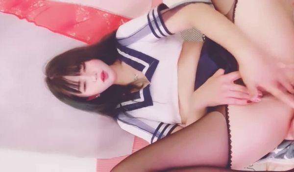 多毛骚穴黑丝制服美女