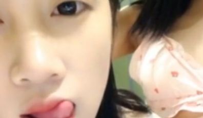 广州知名姐妹花雪儿月儿大尺度私拍流出超乳晕雪儿被