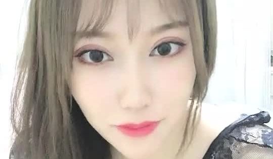 高颜值性感少妇陈亦菲和土豪直播做爱自慰