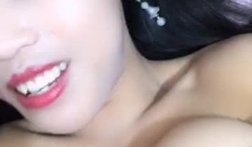 丰满大奶美女主播哆啦美一多自慰大秀.自慰插穴