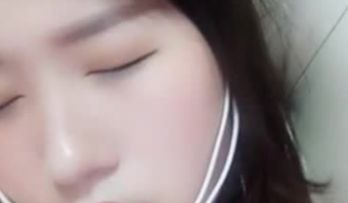 新鲜出炉小姐姐不穿内裤的齐逼小短裙，各种发骚诱惑