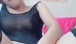 颜值不错骚气少妇性感情趣装网袜振动棒大力抽插大量