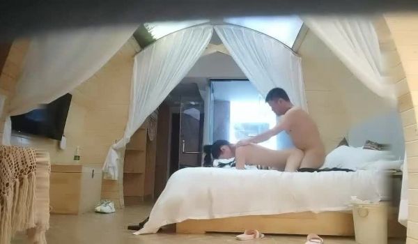 约炮水手服长腿小少妇