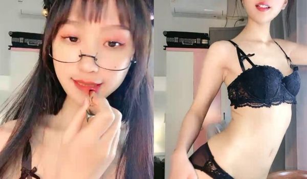 身材纤瘦高颜值俏皮小姐姐