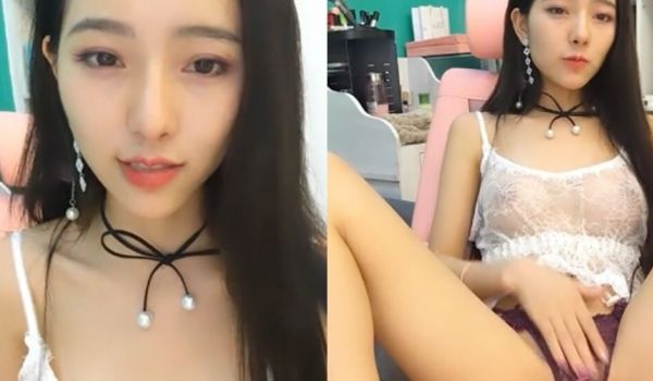 高颜值美女主播贝贝深夜浴室洗澡_身材苗条声音很嗲