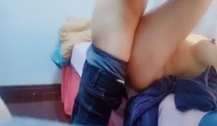 《骚宝》男技师偷拍女客户特殊服务，妹子太骚搞完一