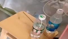 公公想操儿媳，今天下午儿媳午休没关门，抓住机会赶