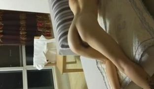 沙发爆操骚逼老婆，叫声响彻了整个房子！