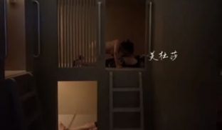 美杜莎 带骚老婆到休闲酒店谈生意，客户问有没有什