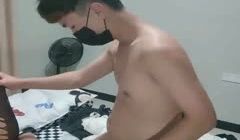 B1513两个妹子，环肥燕瘦一男双飞，大战白虎妹