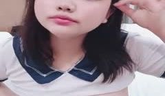B0124童颜巨乳新人胖妹妹！学生制服掏出大奶！