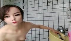 B0517情趣装露脸骚人妻床上伺候小哥的大鸡巴，