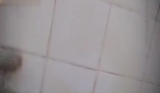 搞了个高颜值卖淫女叫床呻吟超浪还偷拍她尿尿 - 