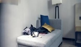 凌晨场连约三个小姐姐，选中风骚小少妇换上情趣黑丝