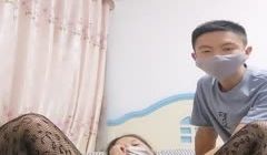 良家人妻深夜跟小哥激情啪啪给狼友看穿上新买的情趣