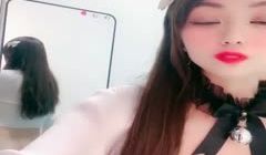 颜值区白丝女神初次下海直播小秀，露脸性感好身材展
