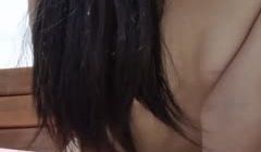 乖巧甜美眼镜妹！撩起黑裙看内裤！拿出假屌吸吮，抽