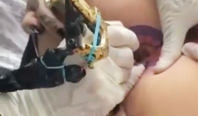 屁眼里纹身见过吗花型还挺好看