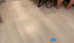 人妻榨汁机跟两个年轻小哥激情3P给狼友看，淫乱的