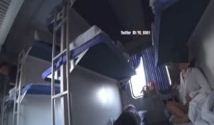YQ-K- 火车上的惊心动魄、魂牵梦萦的露出体验